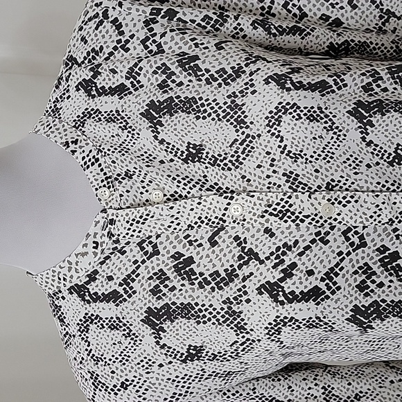 J Crew, Size XS Black, Gray, White Snake Print Button Down Blouse, NEW - Picture 3 of 15